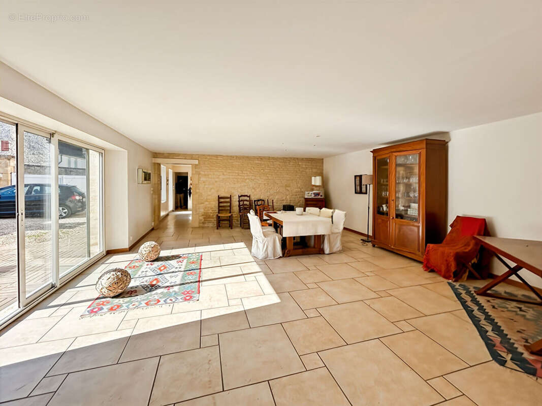 Maison à FLEURY-SUR-ORNE