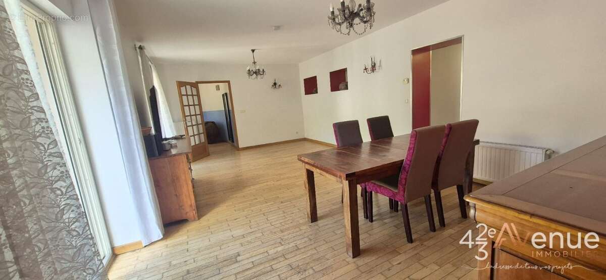 Appartement 122 m² à La Ricamarie  - photo 4