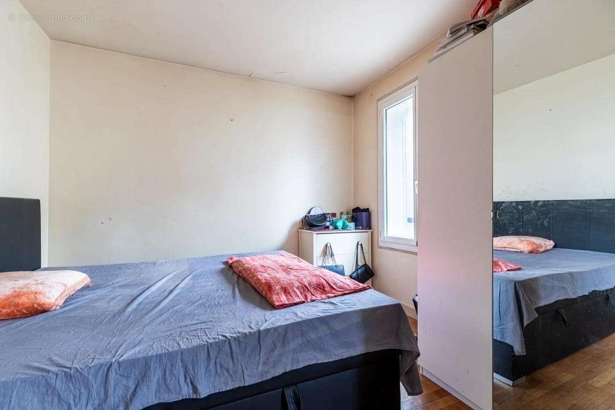 Appartement à PARIS-20E