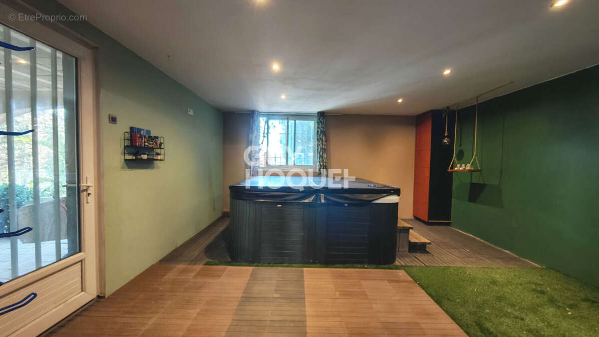 Maison à VILLENEUVE-DE-LA-RAHO