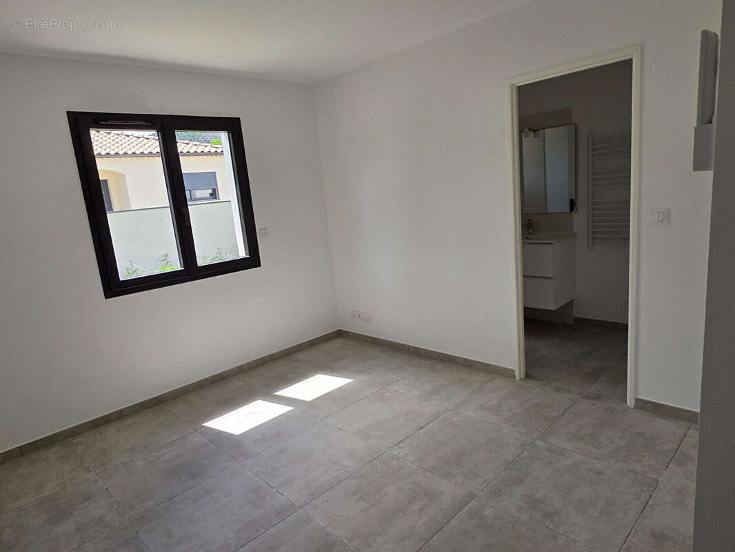 RUOMS ? Villa neuve de plain-pied, toit plat - photo 5