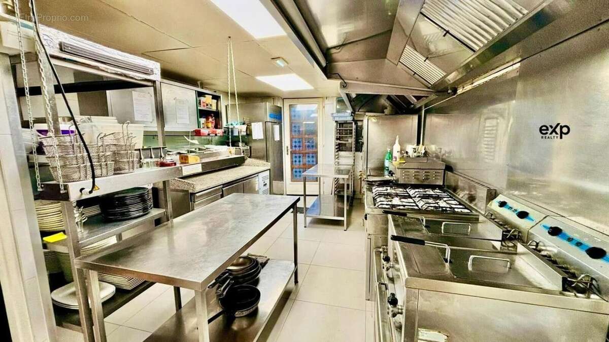 Commerce à CHALLES-LES-EAUX