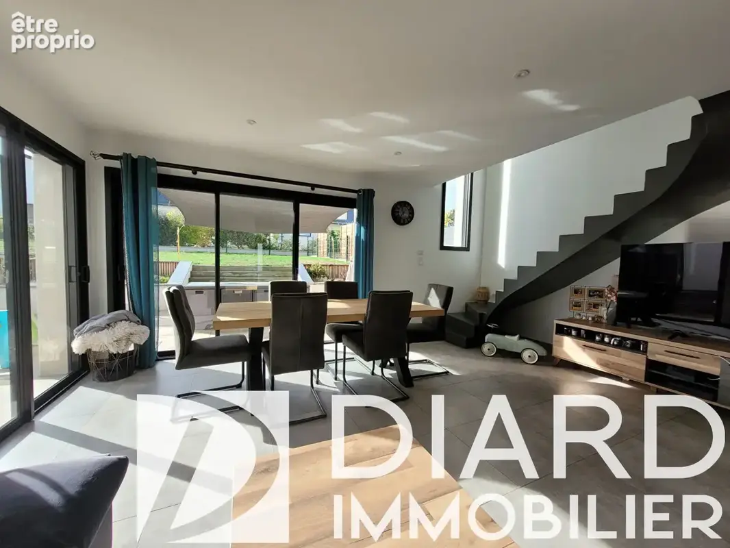 Maison récente 4 pièces à vendre à Vitré - 88,20 m² avec jardin et garage - photo 1
