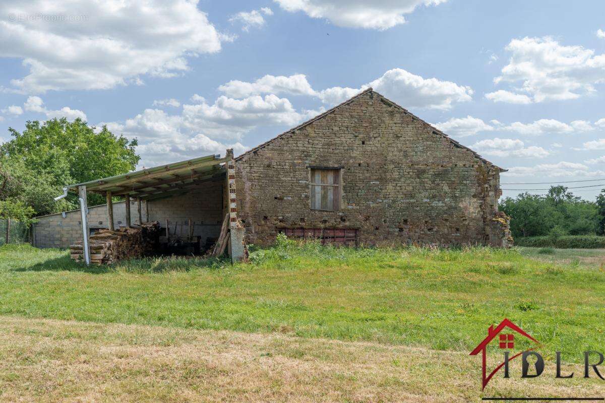Maison 350 m² à Guyonvelle  - photo 13