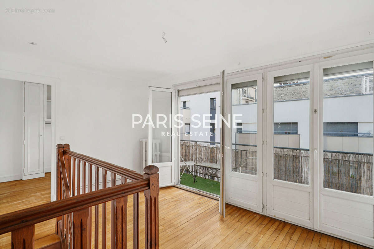 Appartement à PARIS-18E