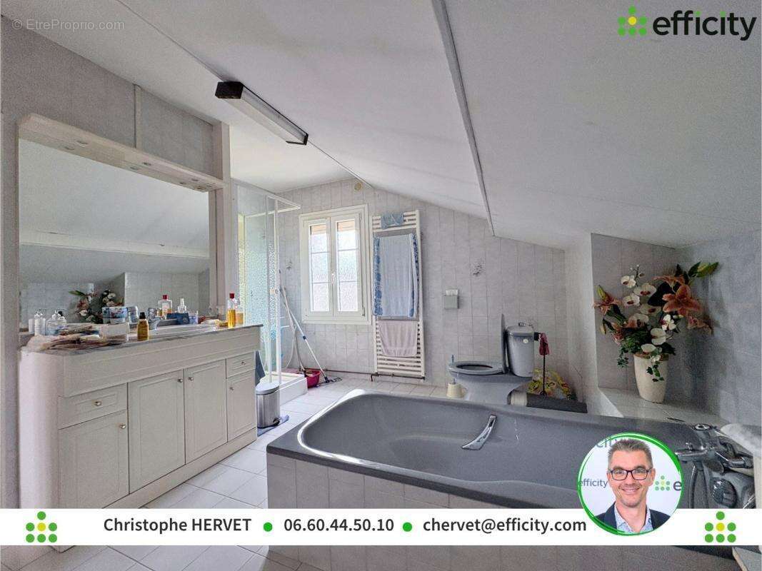 Maison à RUELLE-SUR-TOUVRE