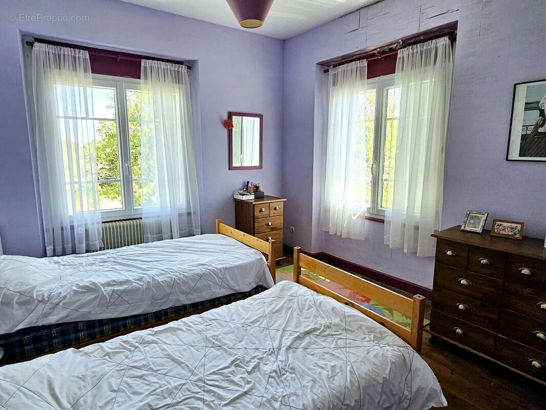 Maison lumineuse de 5 chambres avec piscine - photo 9