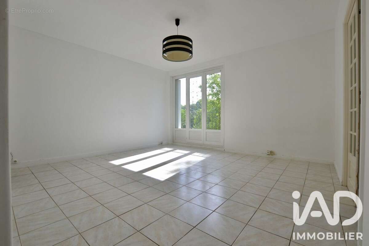 Photo 2 - Appartement à CARRIERES-SOUS-POISSY