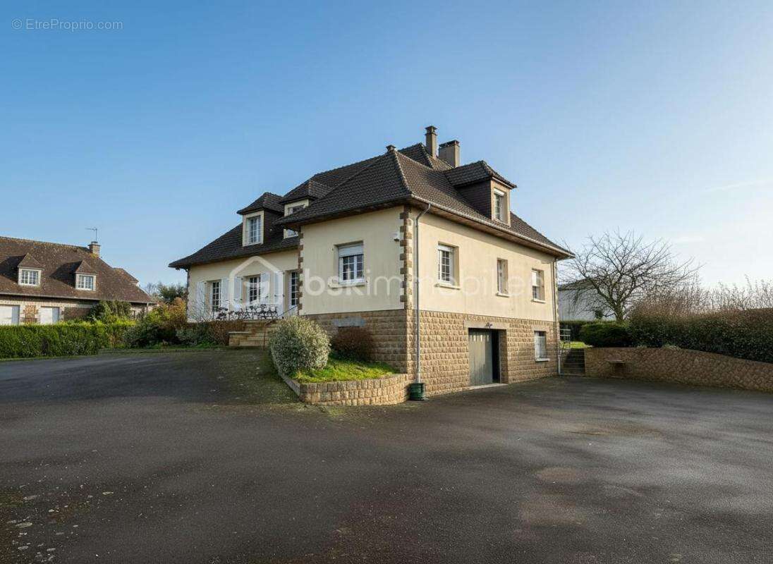 Maison à LE TEILLEUL