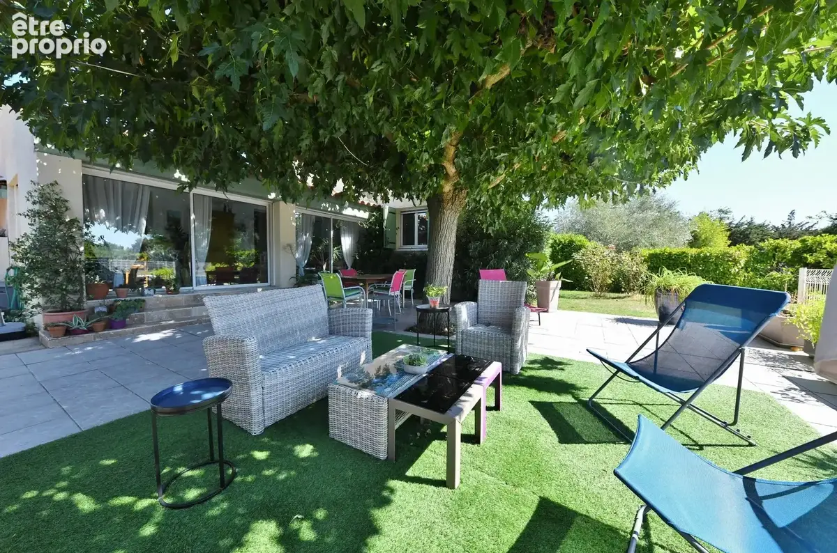 Charmante villa de plain-pied avec piscine et beau terrain arboré - photo 2