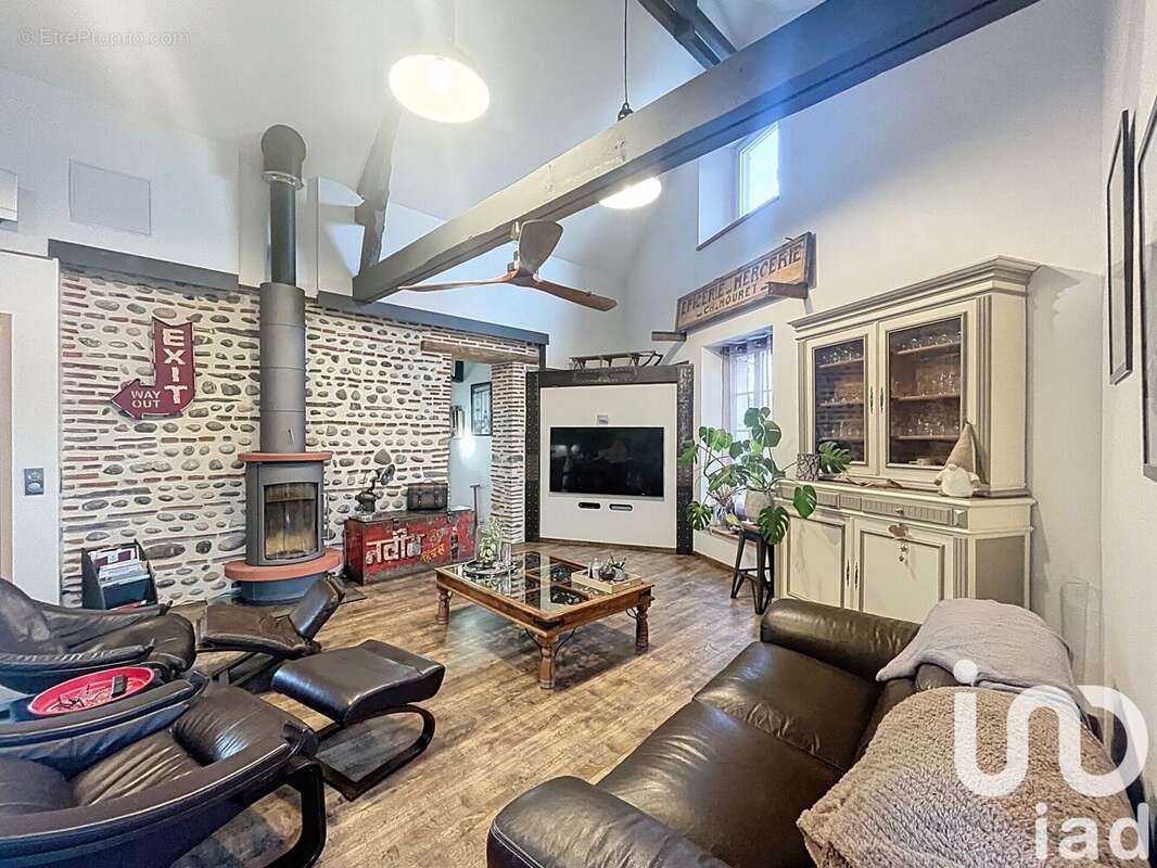 Photo 4 - Commerce à LESCAR