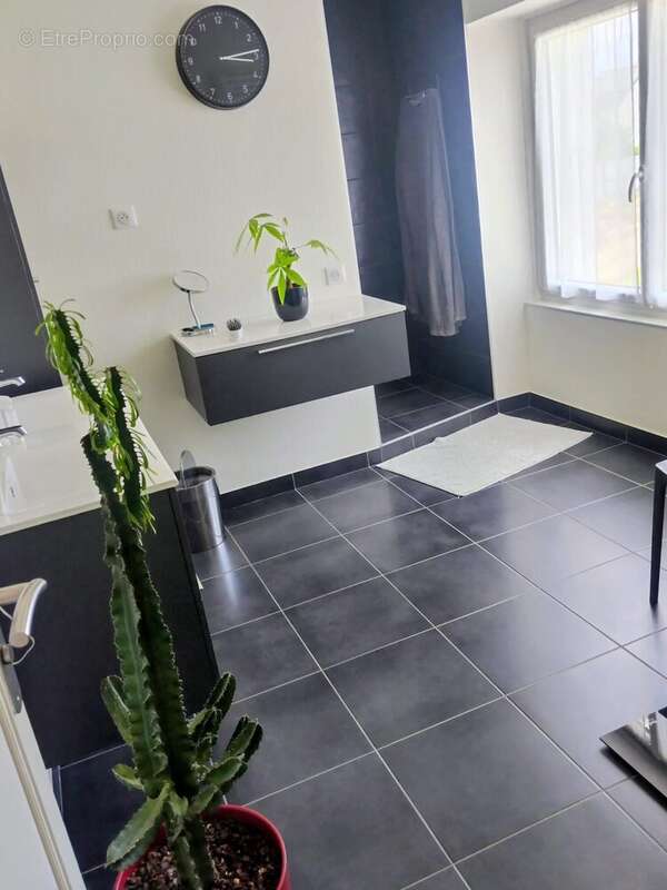 Maison 108 m² à Coat-Meal  - photo 8