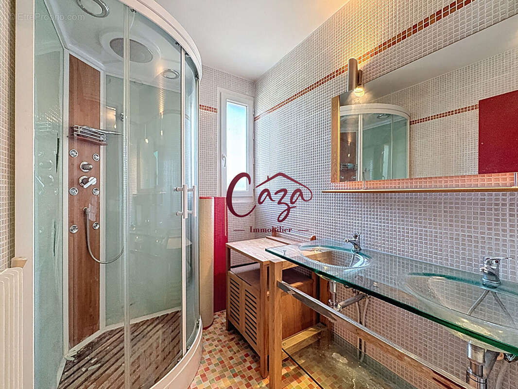 Maison à FARGUES-SAINT-HILAIRE