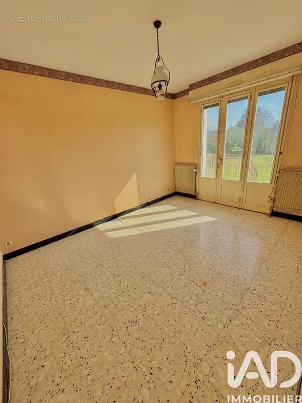 Maison 185 m² à Saint-Loup-De-Buffigny  - photo 8