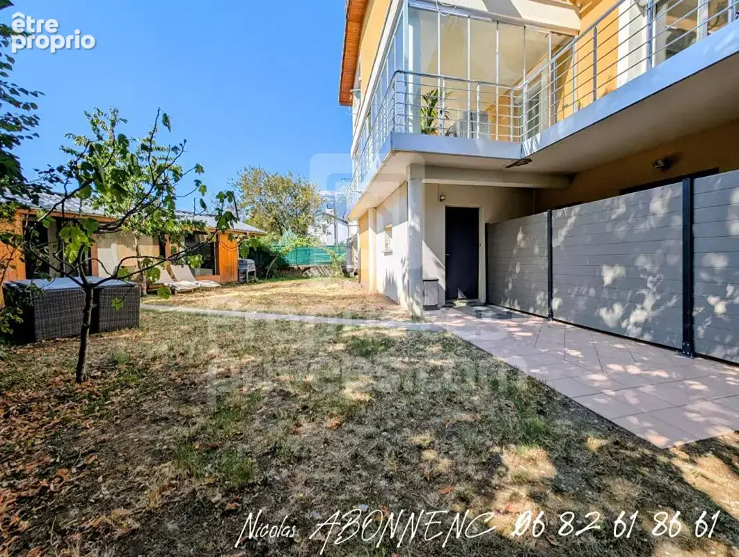 Maison Le Pont De Claix 9 pièce(s) 250 m2 - photo 2