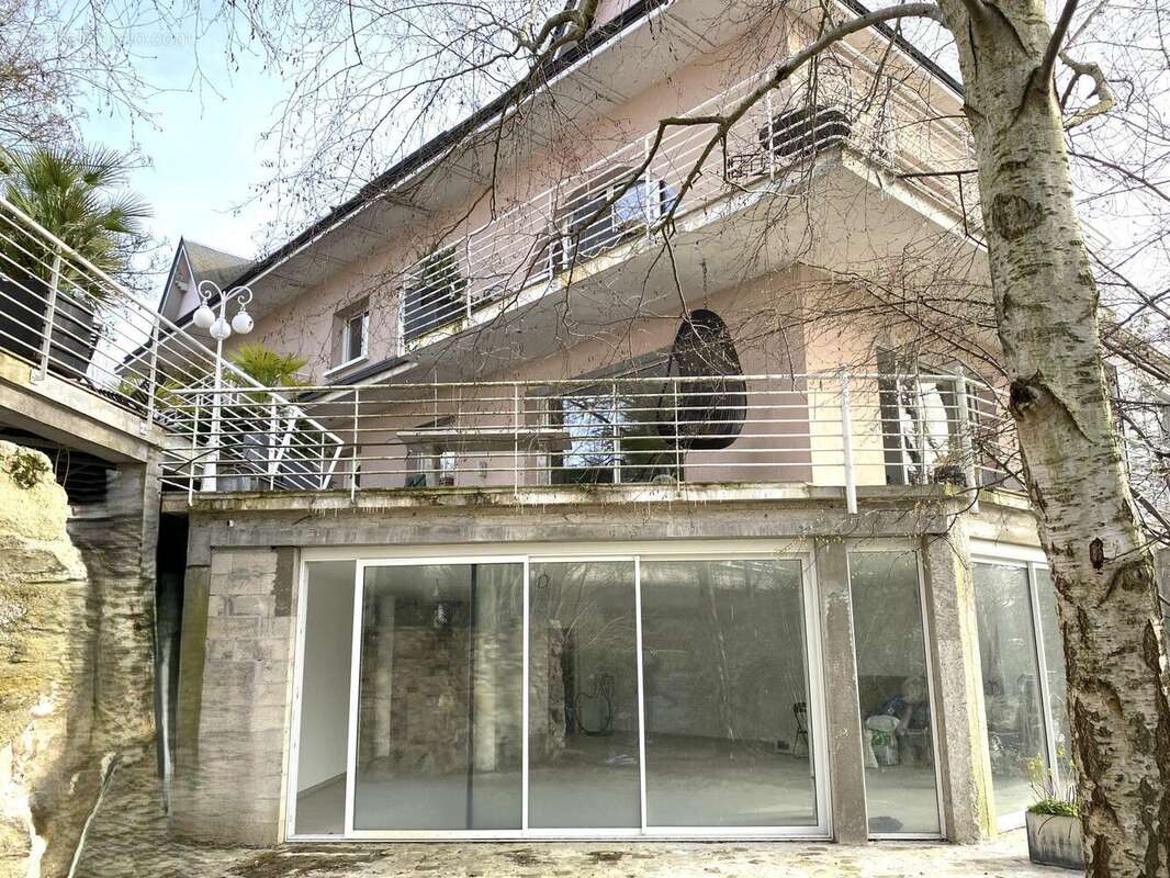 Maison à CHENNEVIERES-SUR-MARNE