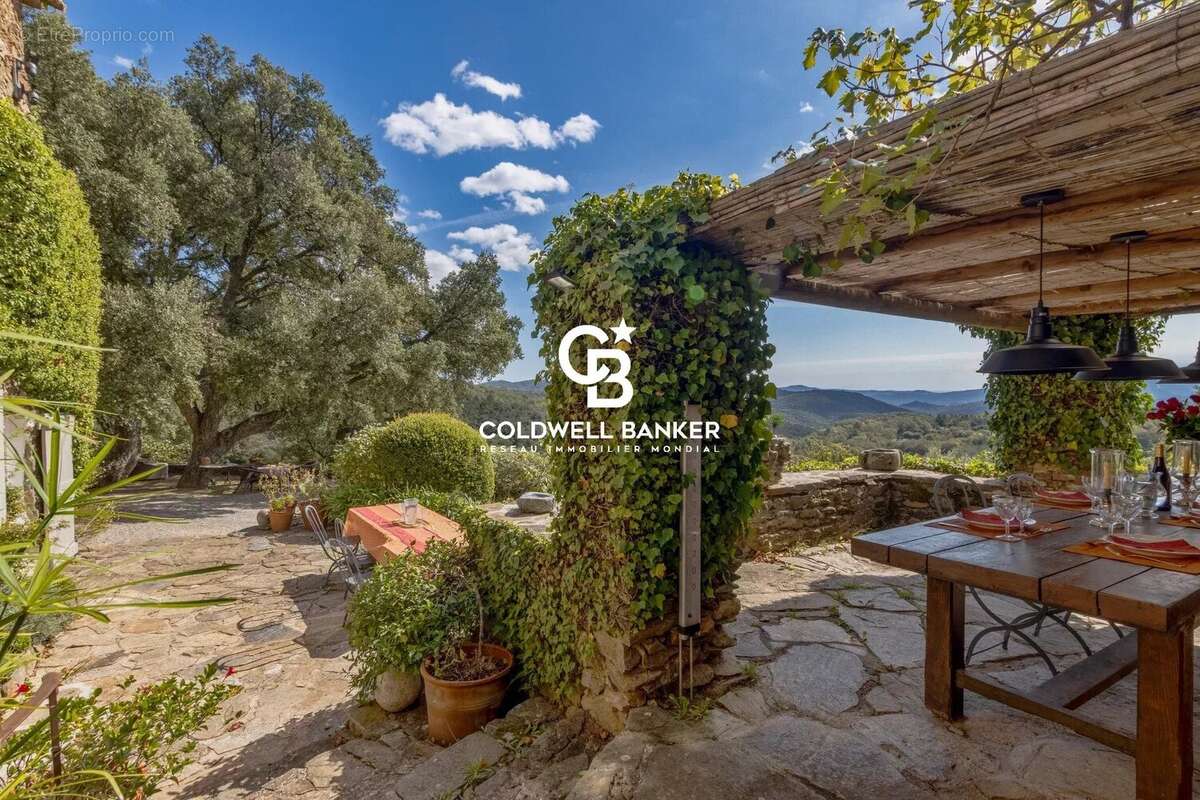 Maison à LA GARDE-FREINET