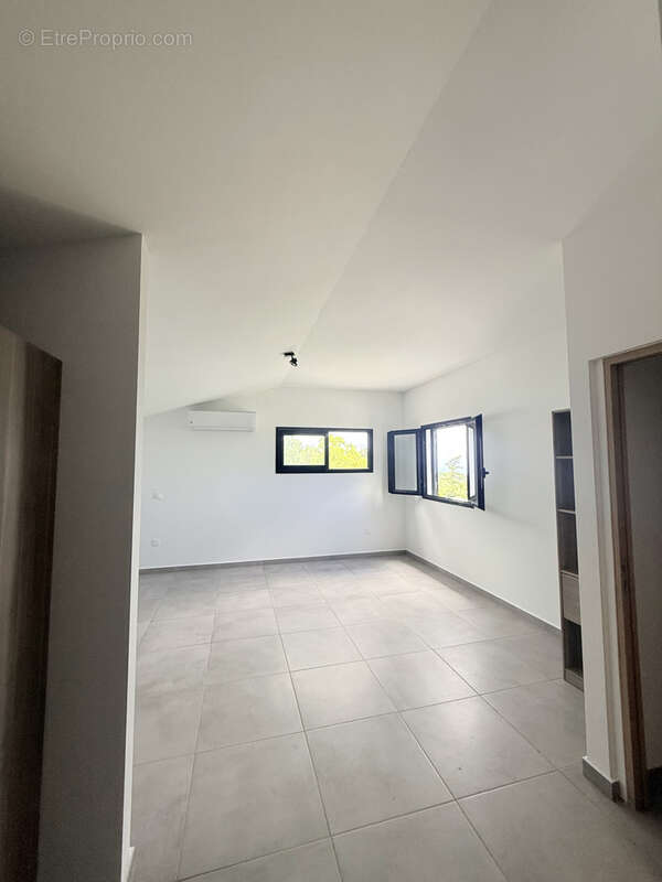 Maison à SAINT-DENIS