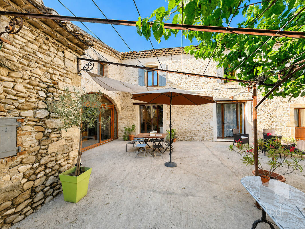 Maison à SAINT-GERVAIS-SUR-ROUBION