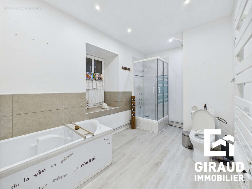 Maison à SAINT-ETIENNE-DE-BRILLOUET