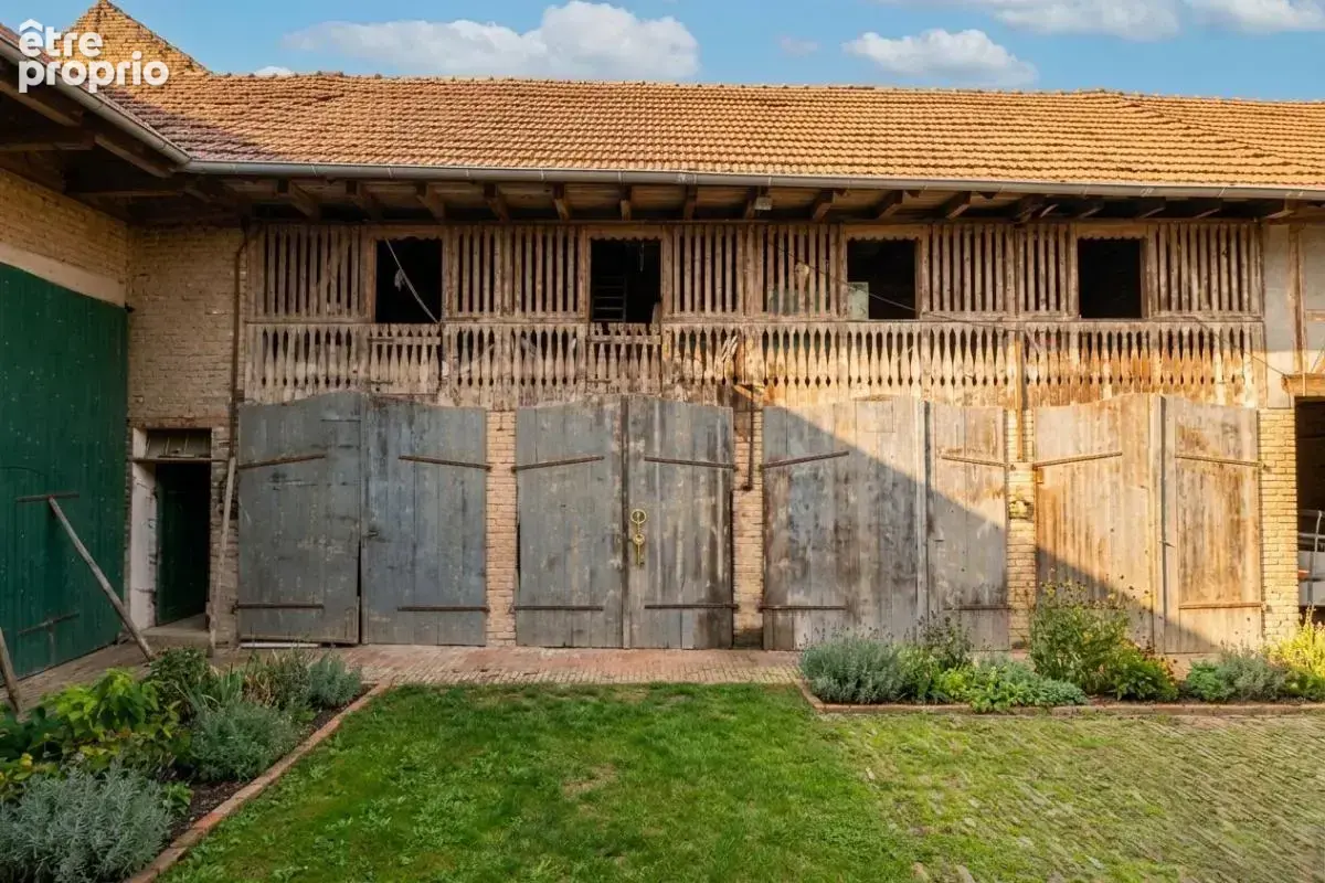Corps de ferme à rénover avec fort potentiel d'aménagement - photo 2