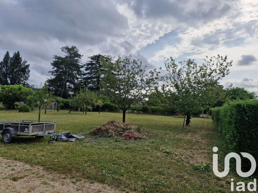 Photo 3 - Terrain à LAMOTHE-MONTRAVEL