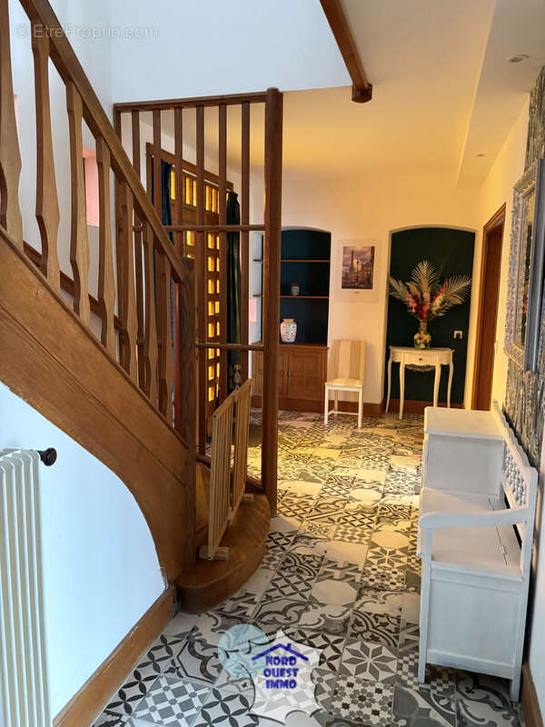 Maison à AMBRIERES-LES-VALLEES