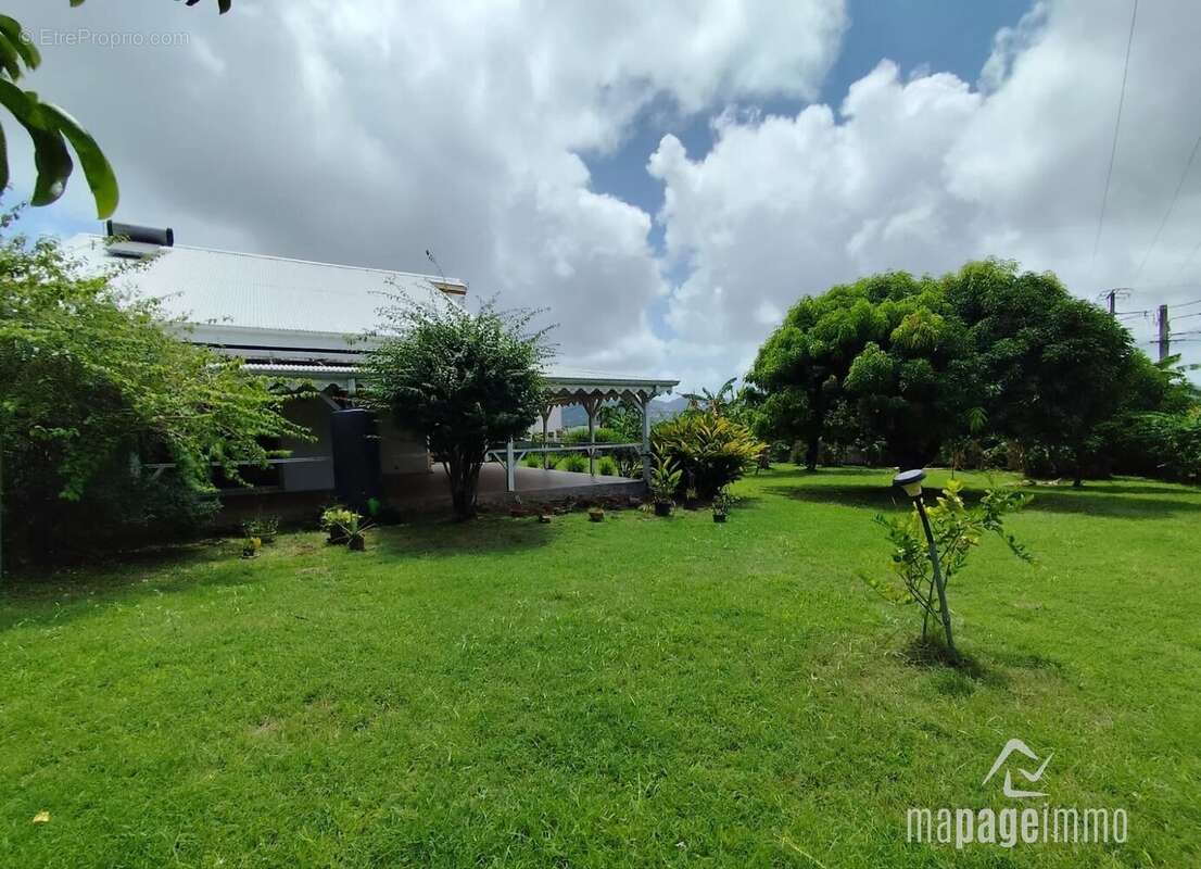 Vds Villa spacieuse sur 2500 m² de terrain plat,  Le Lamentin - photo 7