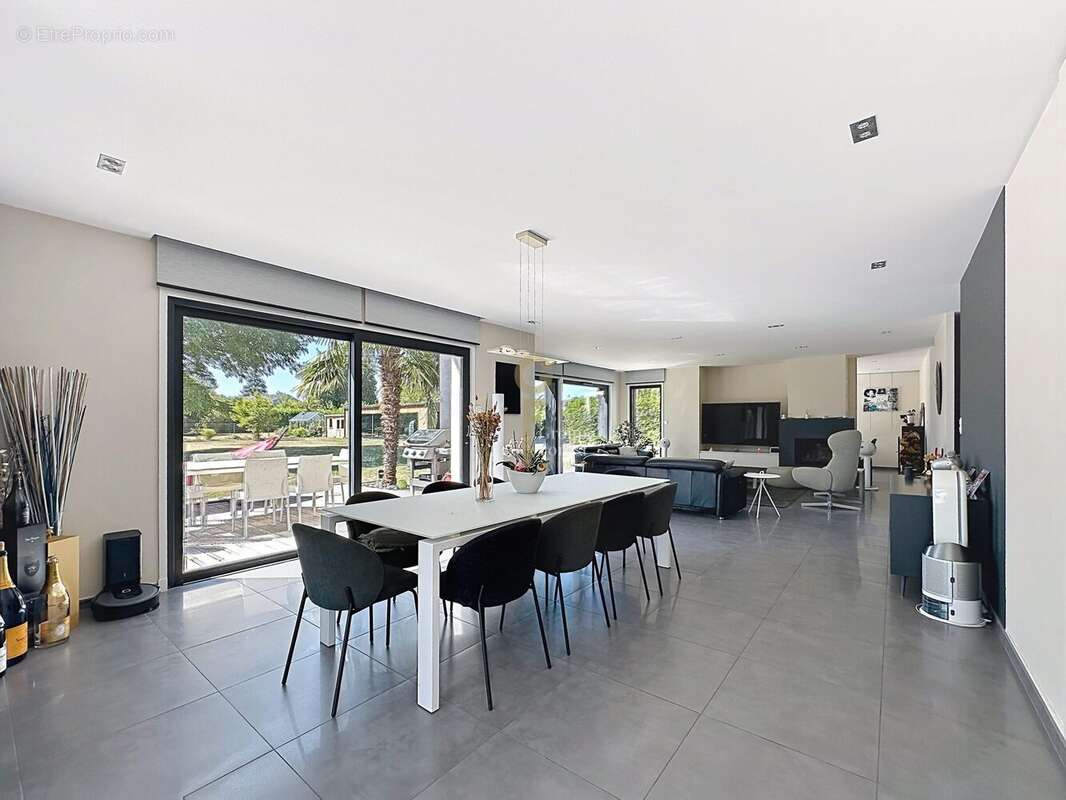Maison 255 m² à Santes  - photo 4