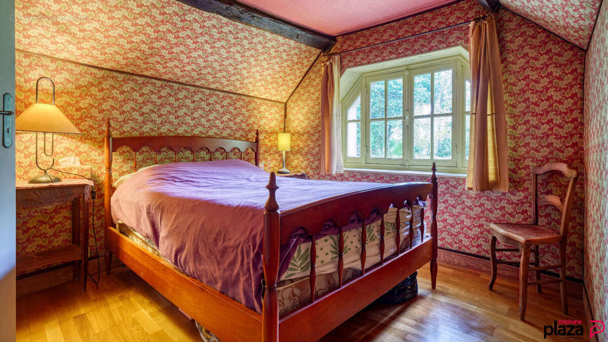 Maison à DAMPIERRE-EN-YVELINES