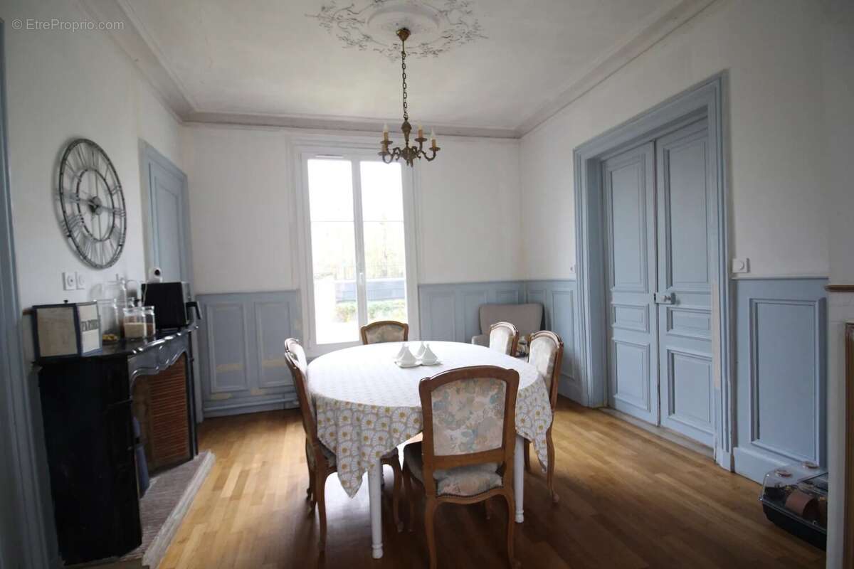 Maison à MOUY