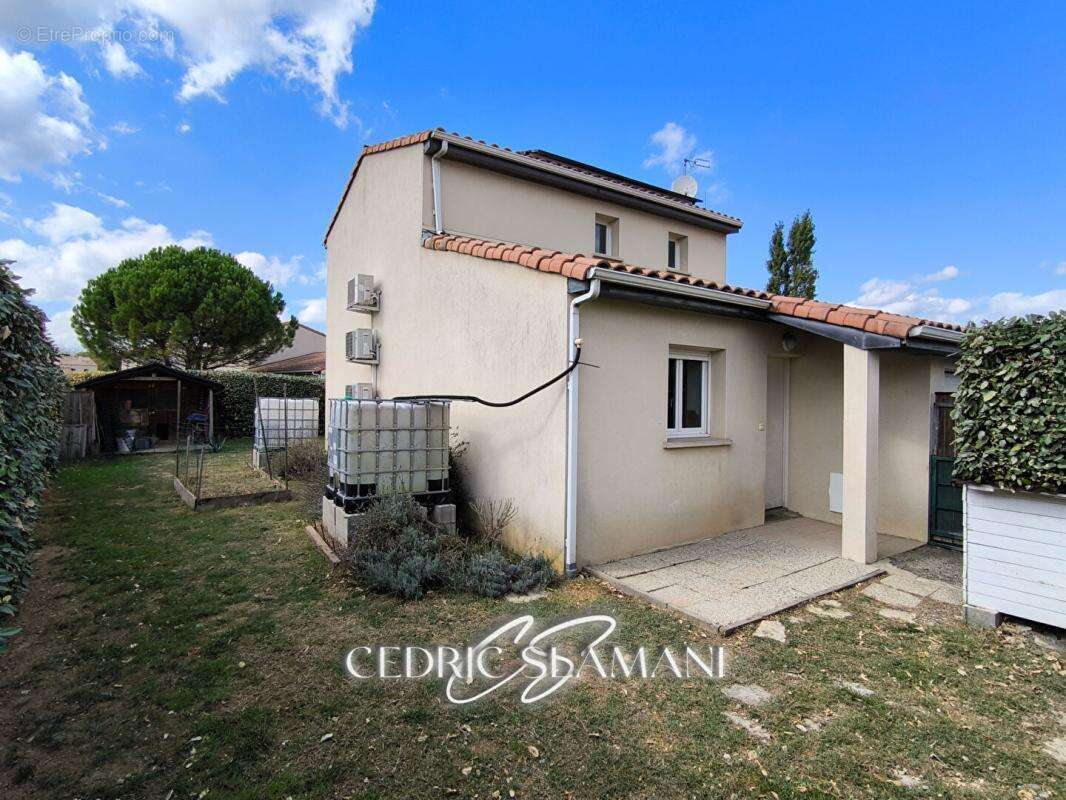 Maison à VILLEMOUSTAUSSOU