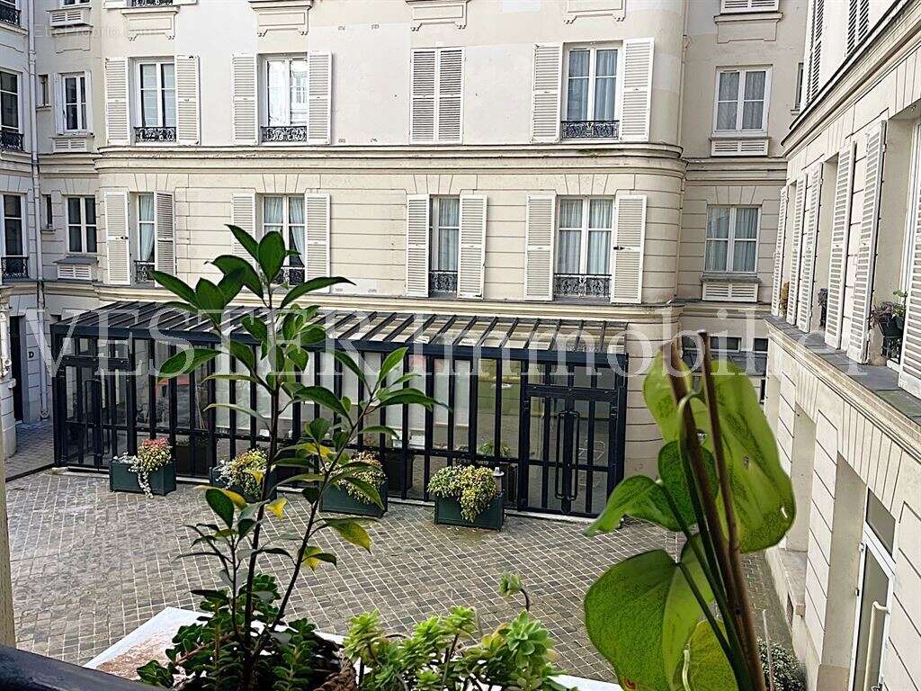 Appartement à PARIS-6E