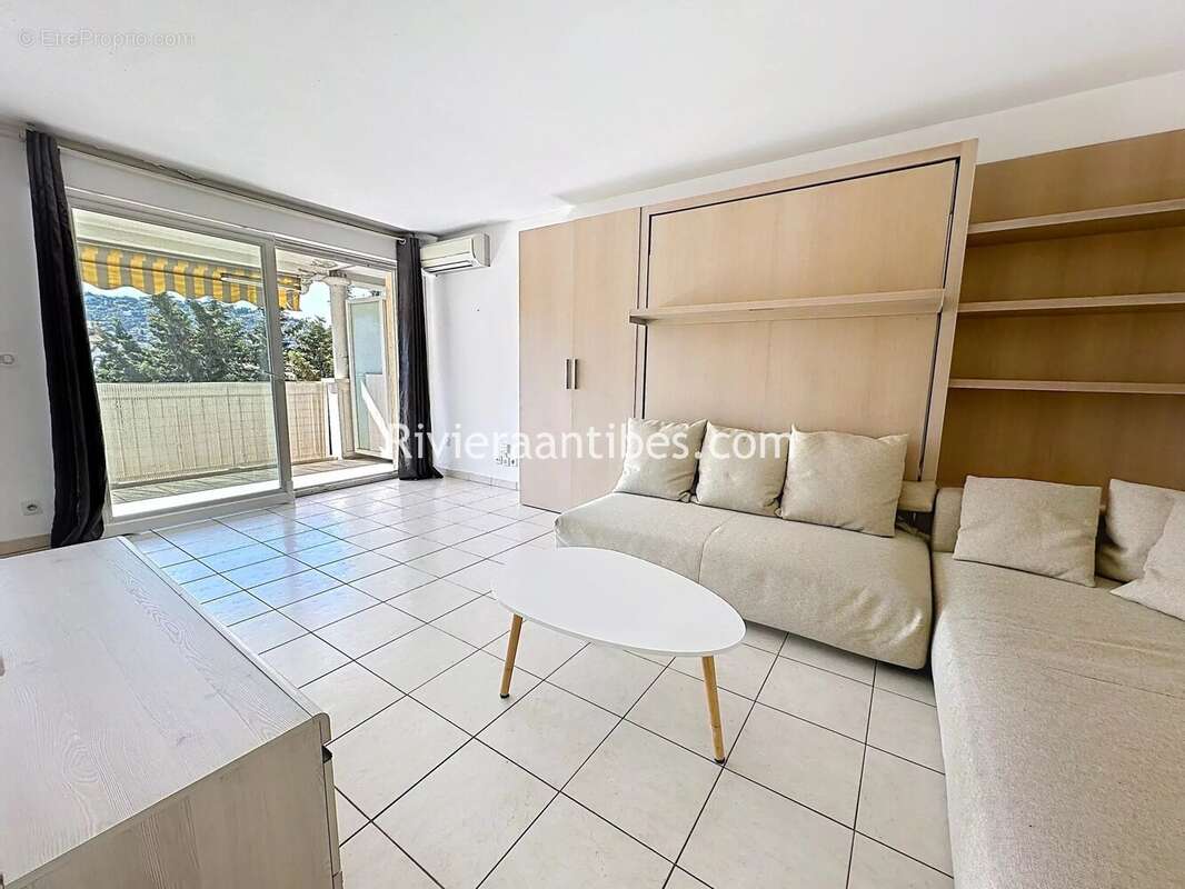 Appartement à VALLAURIS