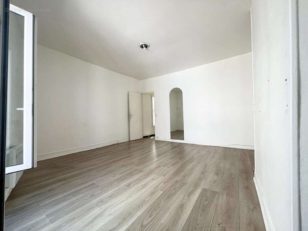 Appartement à PARIS-18E