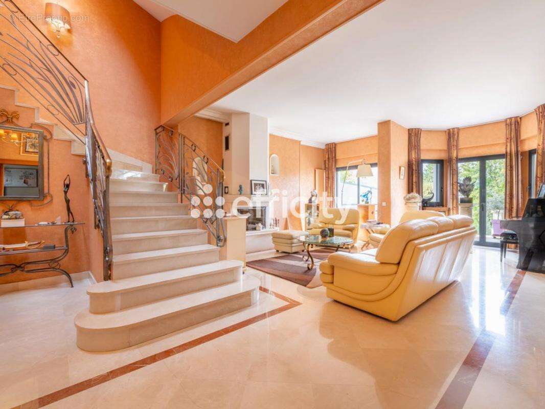 Maison à BRY-SUR-MARNE