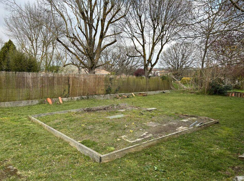 Terrain à LA SALVETAT-SAINT-GILLES