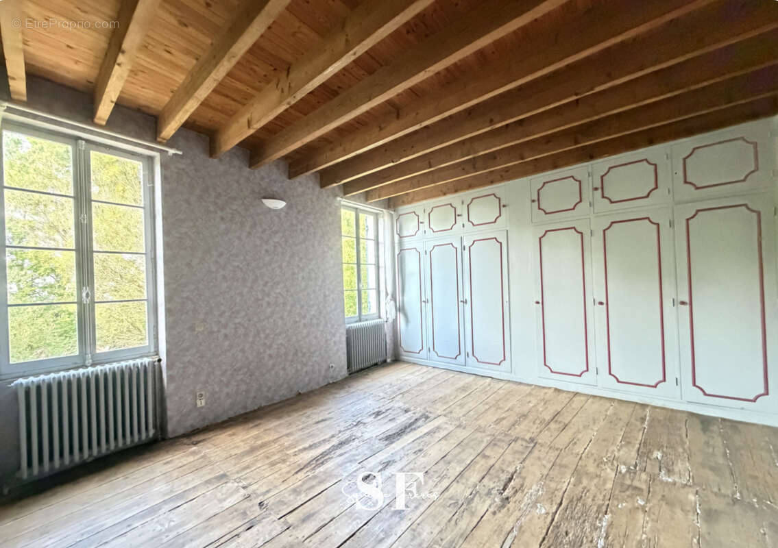 Saint hilaire de lusignan - maison  en pierres de caractere a renover - photo 11