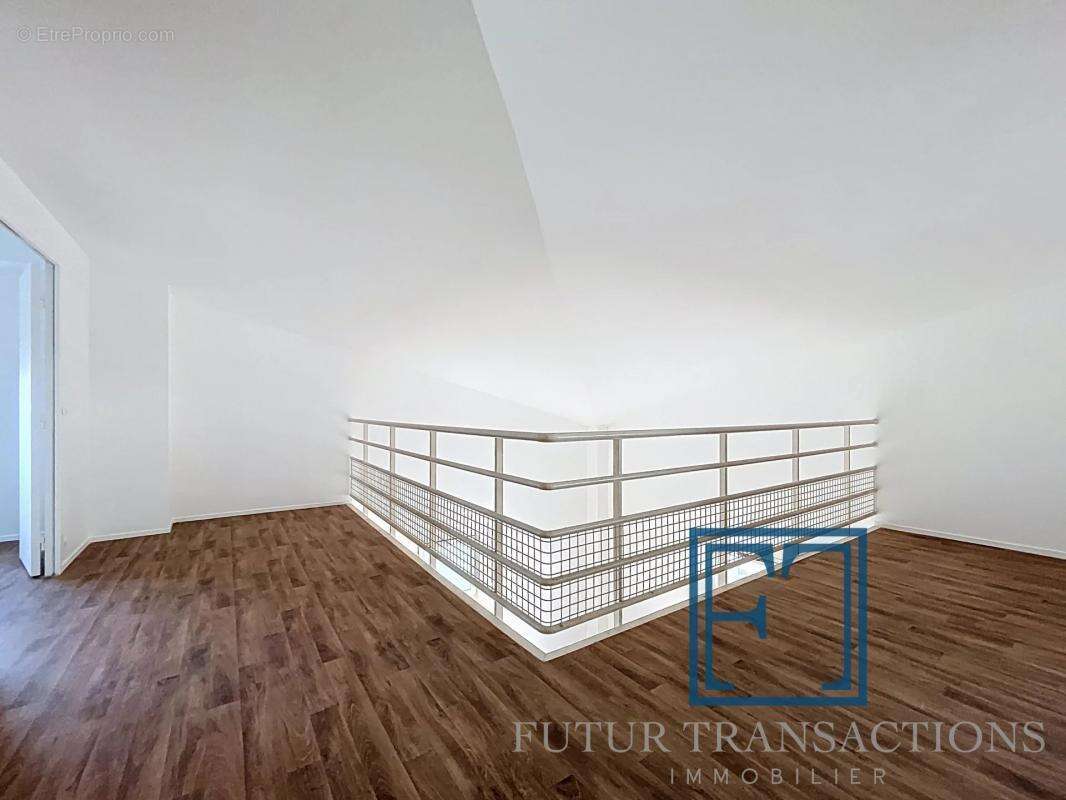 Appartement à VOISINS-LE-BRETONNEUX