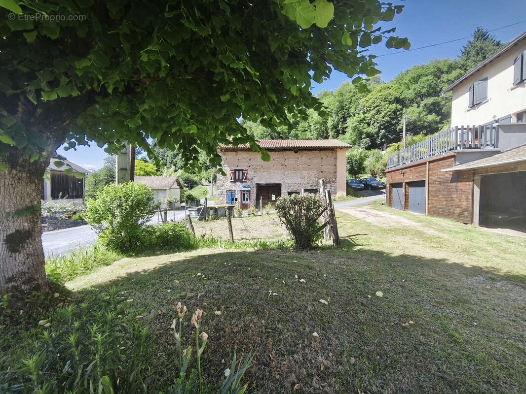 Maison 170 m² à Saint-Martin-Des-Olmes  - photo 2