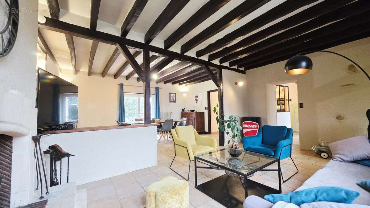 Maison à VASSELAY