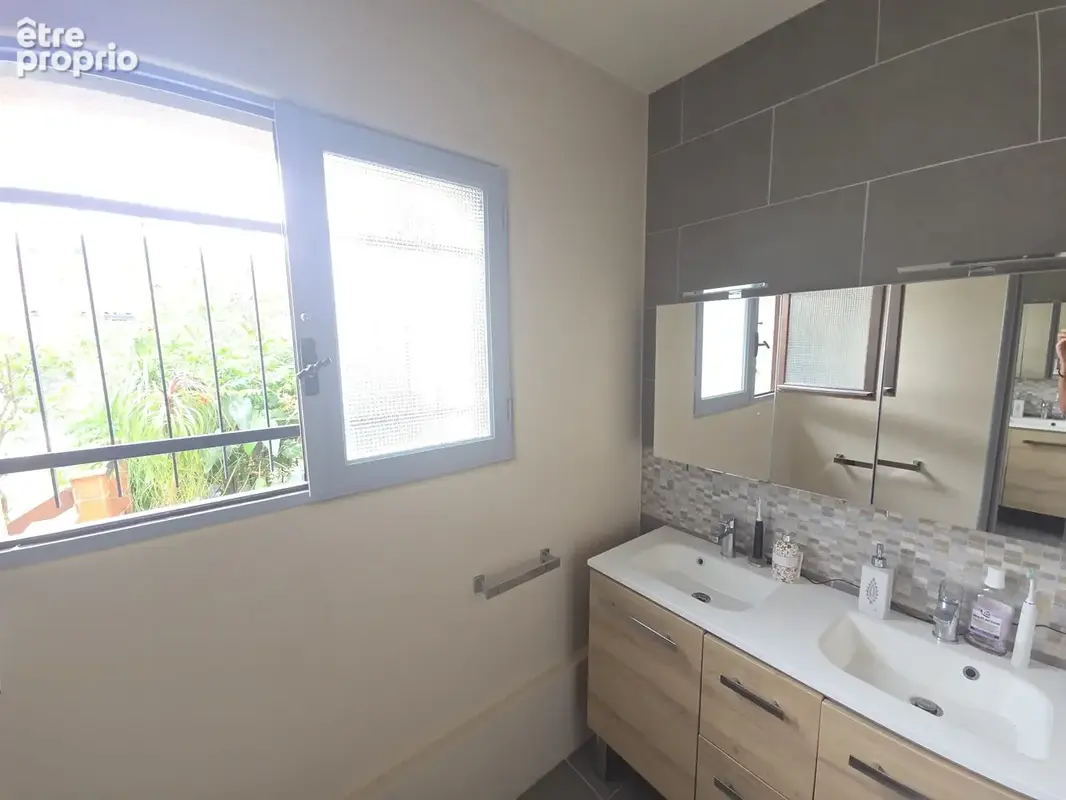 Maison T6 à Balma de 168m2 avec piscine et garage double ! - photo 12