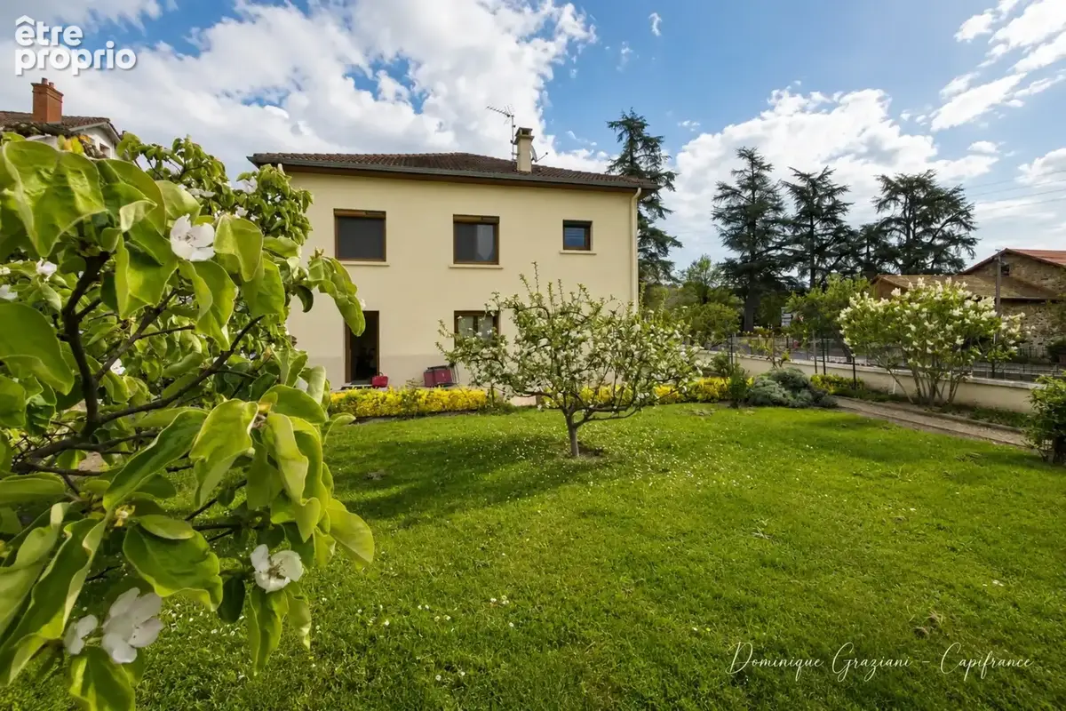 RETOURNAC CENTRE .Maison avec jardin proche de toutes commodités! - photo 2