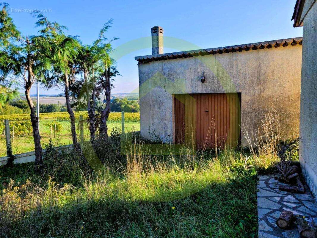 Maison à SAINT-BONNET-SUR-GIRONDE