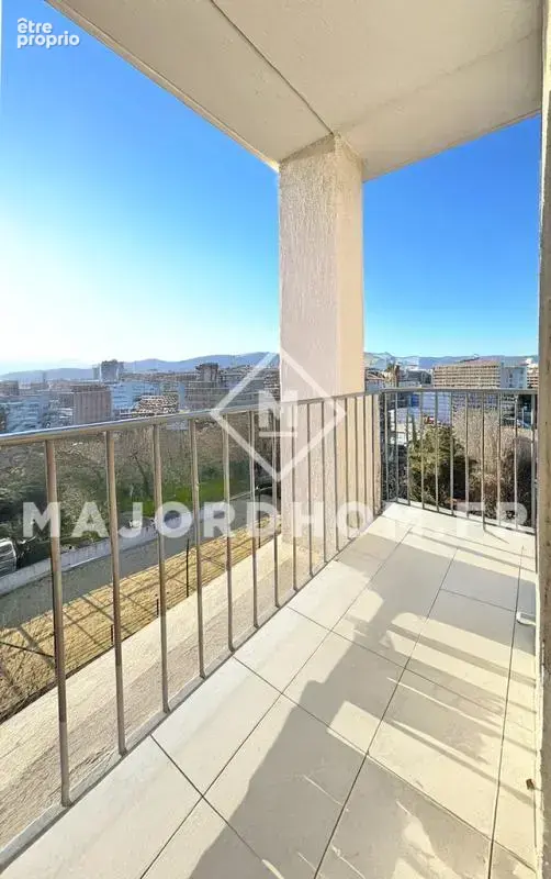 Appartement à MARSEILLE-3E