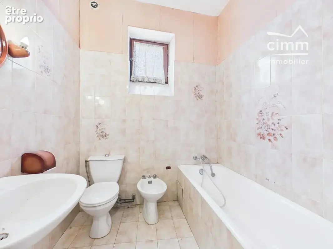 Maison 160 m² à Tullins  - photo 9
