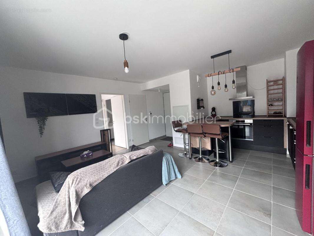 Appartement T2 en ré de jardin au pied du tramway avec stationnement - photo 4