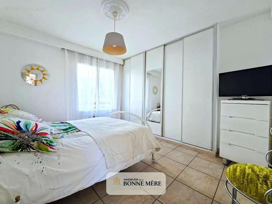 Appartement à MARSEILLE-1E