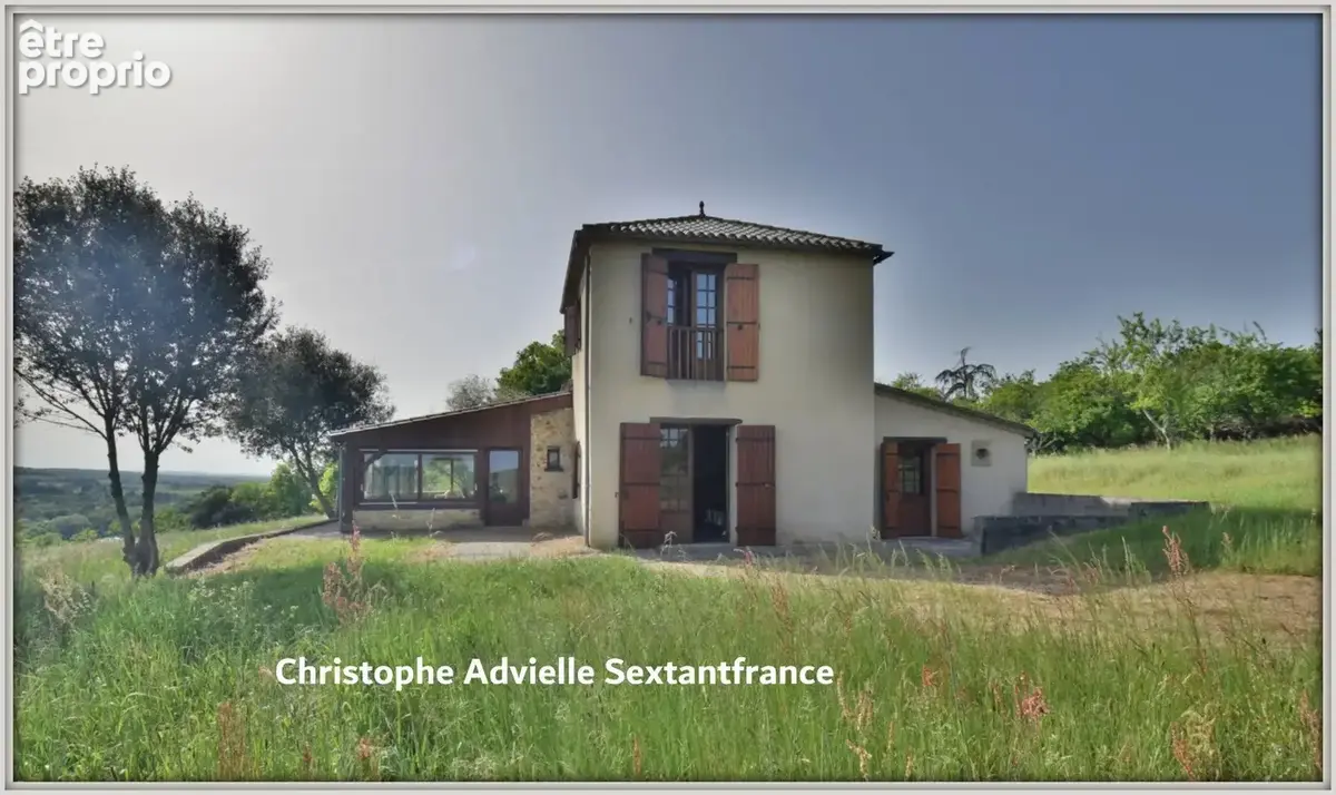 Magnifique panorama depuis la maison exposée plein Sud, 158 M2 habitables, potentiel d'aménagement supplémentaire important, sur - photo 12