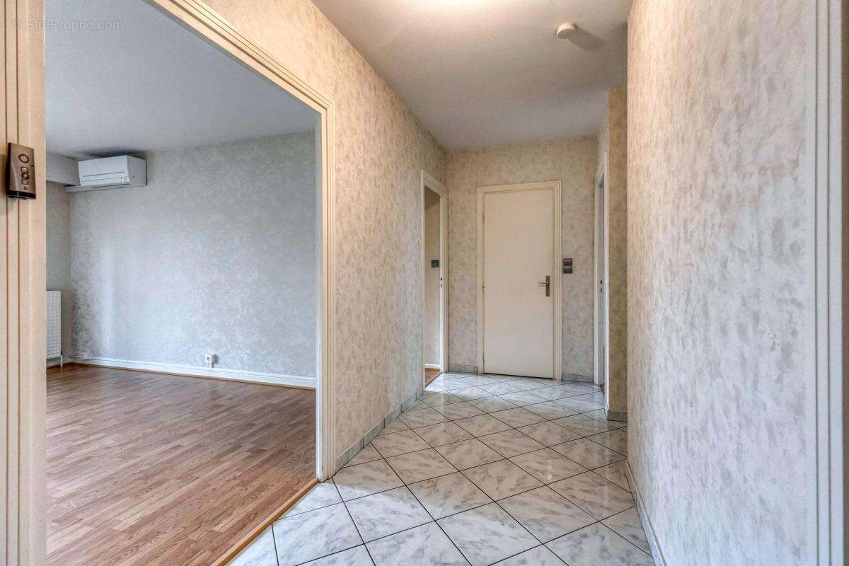 Appartement à ECHIROLLES